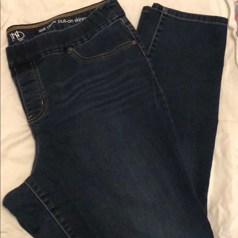 New Directions Curvy 18W Skinny Jeans